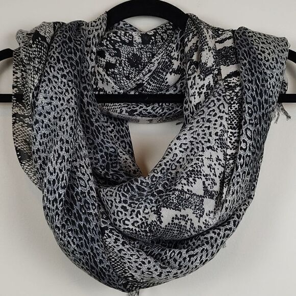 Pashma Silk and Cashmere Large Mixed Animal Print Wrap Scarf - Picture 8 of 9